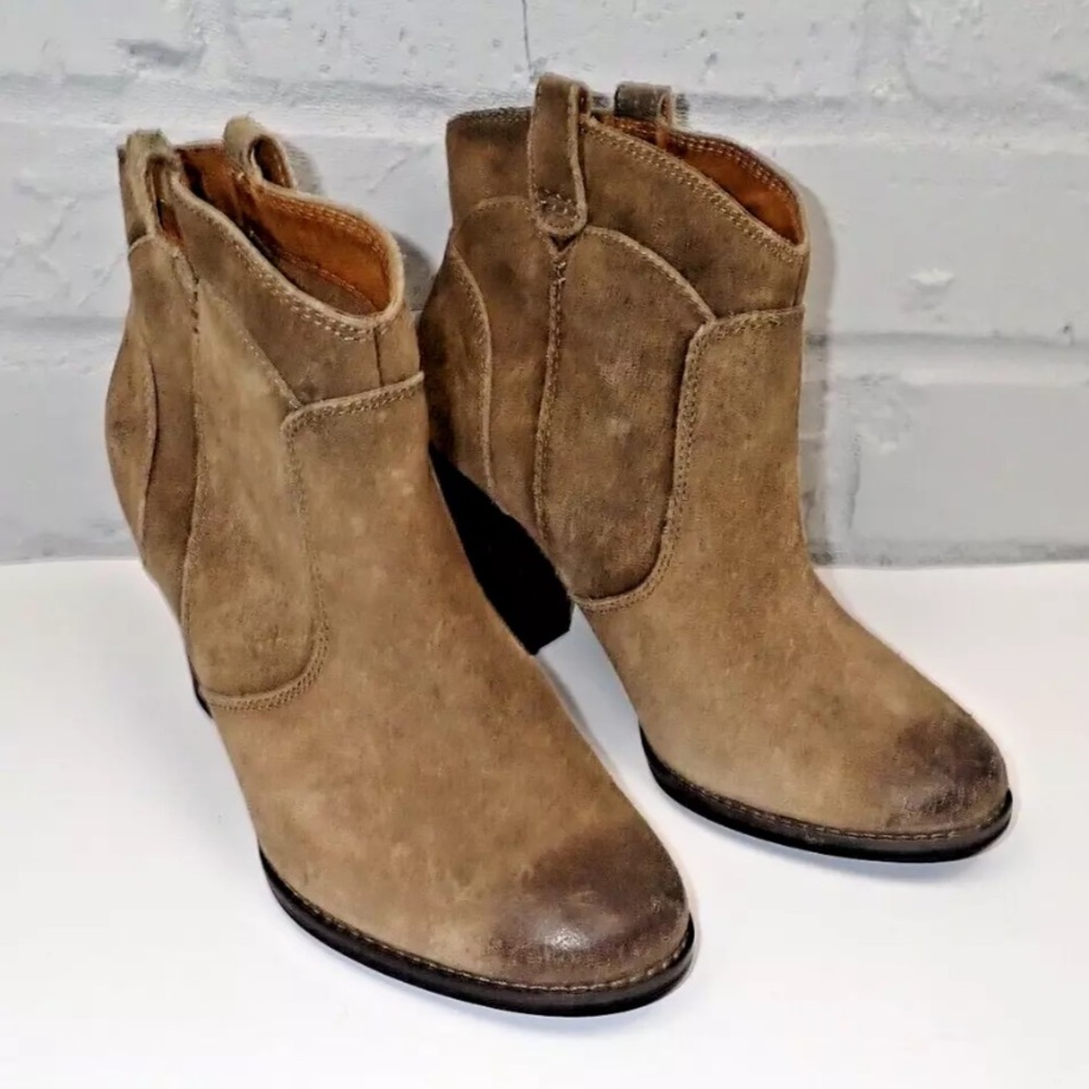 Clarks Women's Ankle Heeled Boots Size 5.5 Brown Leather Suede - Picture 2 of 7